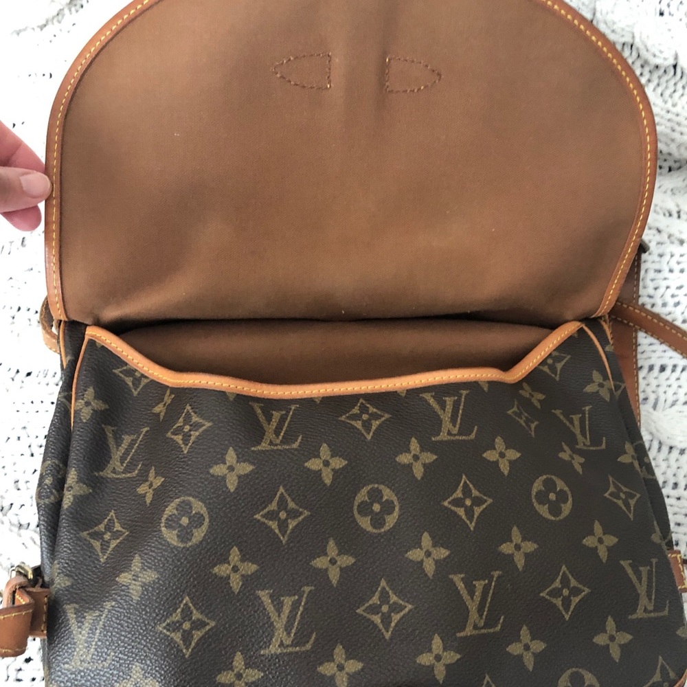 🎁 🎄🎄💯LOUIS VUITTON SAUMUR MM🎄🎄 🎁 - Picture 4 of 13